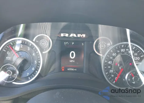 2021 Ram 1500 Big Horn 4X4 5'7 Box z USA, uszkodzony, nr VIN 1C6SRFFT0MN758262